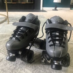 GT-50 Sure Grip Roller Skates (M6/W7)